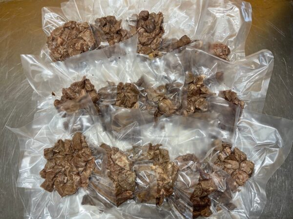 鹿肉ボイル(ペット用) 1kg(200g×5袋) - 画像 (2)